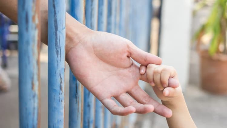 Imagem relacionada a notícia Auxílio-Reclusão (INSS): requisitos em 2023!