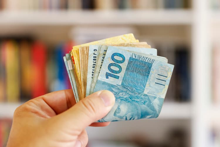 Imagem relacionada a notícia INSS libera consulta do 13º salário de aposentados