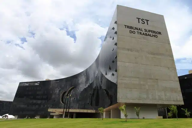 569 projetos de lei do Congresso tentam impor mudanças na CLT