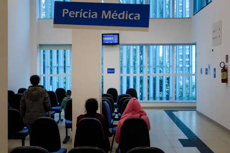 CCJ aprova exigência de laudo detalhado de perícia do INSS